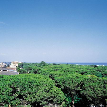 Hotel Berna Eraclea Mare Exterior photo